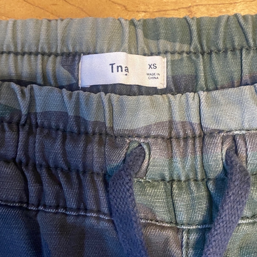 TNA Blue and Green Camo Pants - Picture 3 of 6